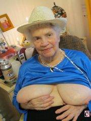 OmaGeil Hot collection of the sexy grannies