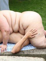 BBW Dynamite Spreading Fat at Plumperd